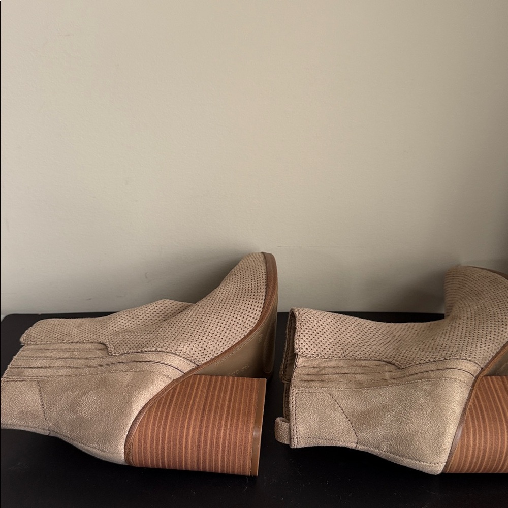 Orina Chelsea Boot Indigo Rd. Tan Size 9.5 - Picture 9 of 9